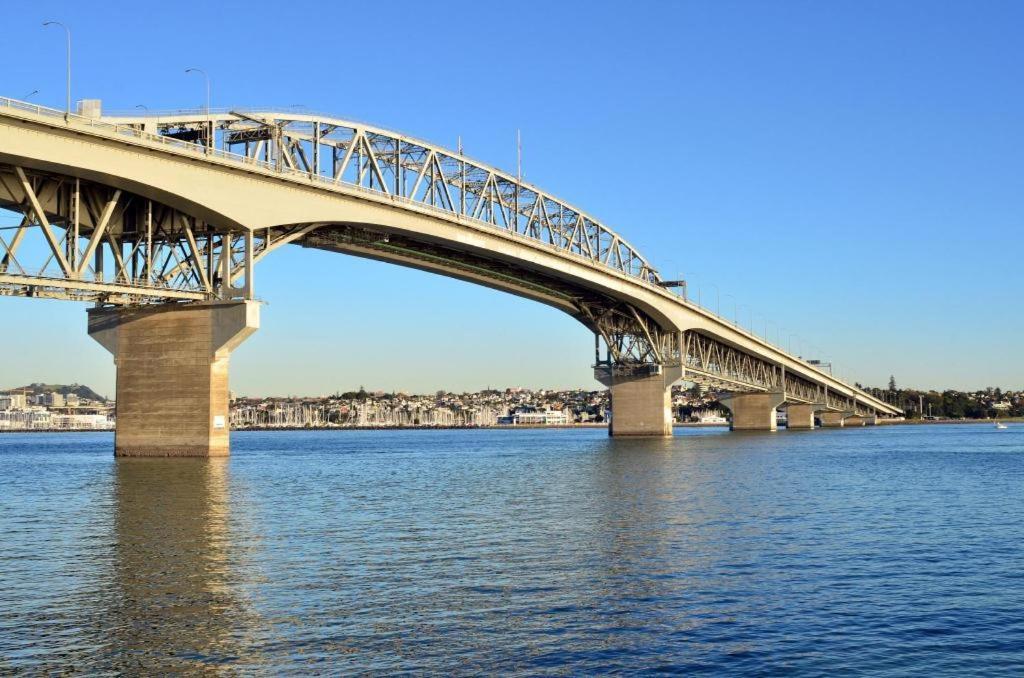 Vr Takapuna Окленд Екстер'єр фото The Coronado Bridge